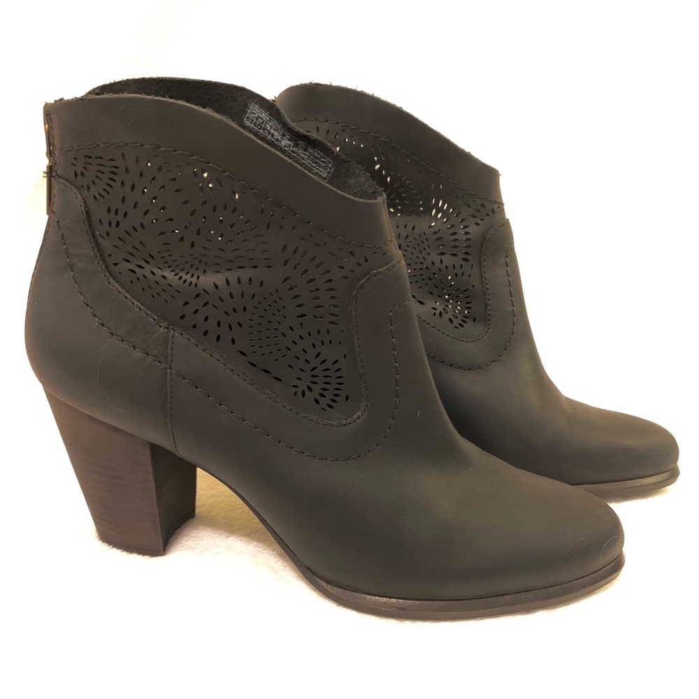UGG Charlotte Seaweed Perforated Ankle Boot